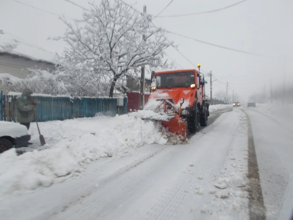 În 7 octombrie, CNAIR a lansat o licitaţie pentru achiziţia a 250.000 tone de sare pentru deszăpezire pentru iarna 2016-2017, valoarea estimată a contractului fiind de 75,8 milioane lei (16,9 milioane euro), cu tot cu TVA