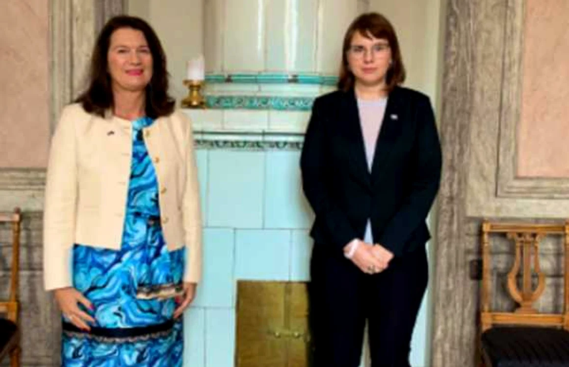 Olga Kovalkova primita  de Anne Linde FOTO Twitter