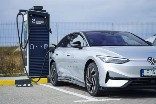 VW ID.7 poate încărca cu până la 175 kW la stații DC Foto - Autocritica
