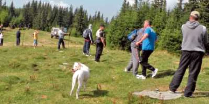 Minorul dispărut, căutat şi în bârlogul ursului