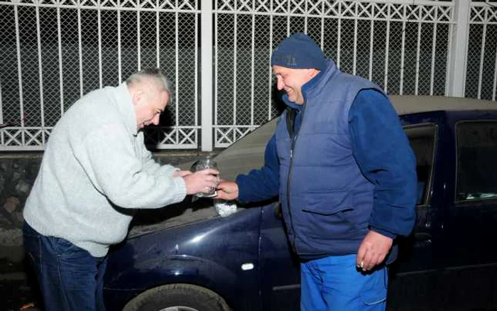 Un alt vecin sare în ajutorul paznicului voluntar