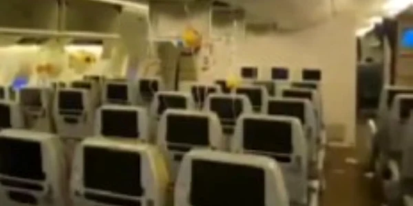 Turbulente Singapore Airlines FOTO X Josh Cahill jpg