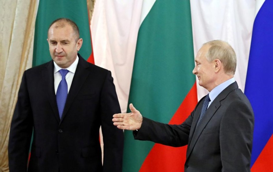 Un altfel de Breaking News.  Mesajul Președintelui Bulgariei: Dragi politicieni, când vreți să trimitem arme mai multe în Ucraina, semnați și că sunteți gata să mergeți pe front!