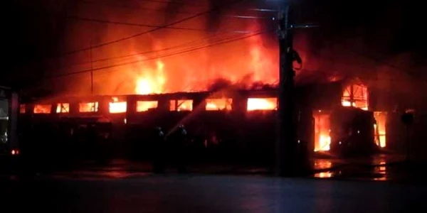 Piaţa din Calafat a fost distrusă în urma unui incendiu 