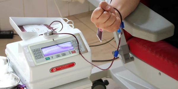 Preoţii şi credincioşii din Galaţi şi Brăila au donat sânge FOTO Costiuc Petrică