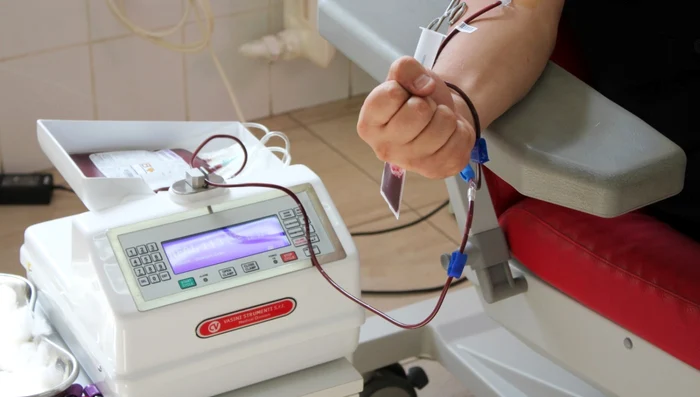 Preoţii şi credincioşii din Galaţi şi Brăila au donat sânge FOTO Costiuc Petrică
