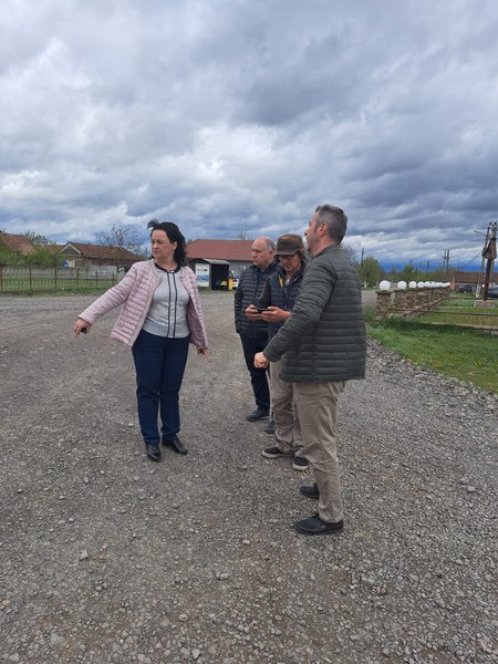 Drumul care a stârnit un război al orgoliilor între o primăriță și Consiliul Județean. Fiecare își arogă meritele