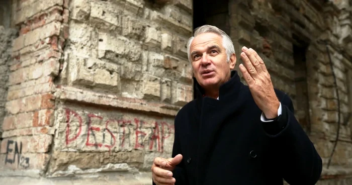 François Leclercq vorbeşte cu entuziasm despre arhitectură şi oraşe ideale FOTO Dumitru Goncear
