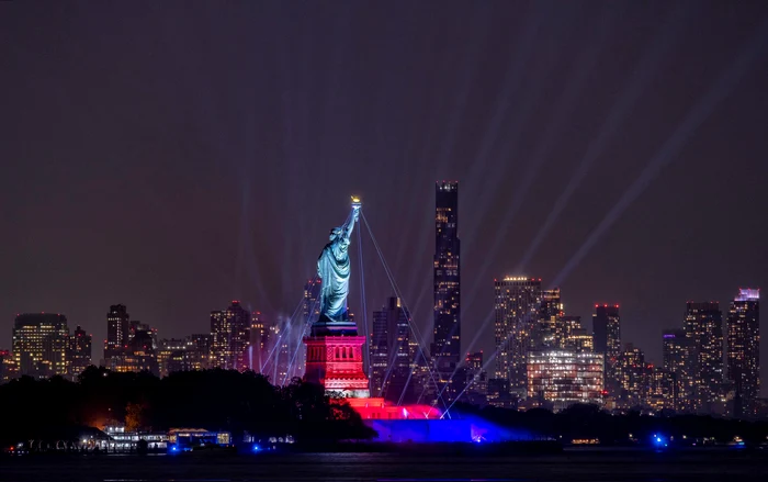 Show inedit la Statuia Libertății din New York.