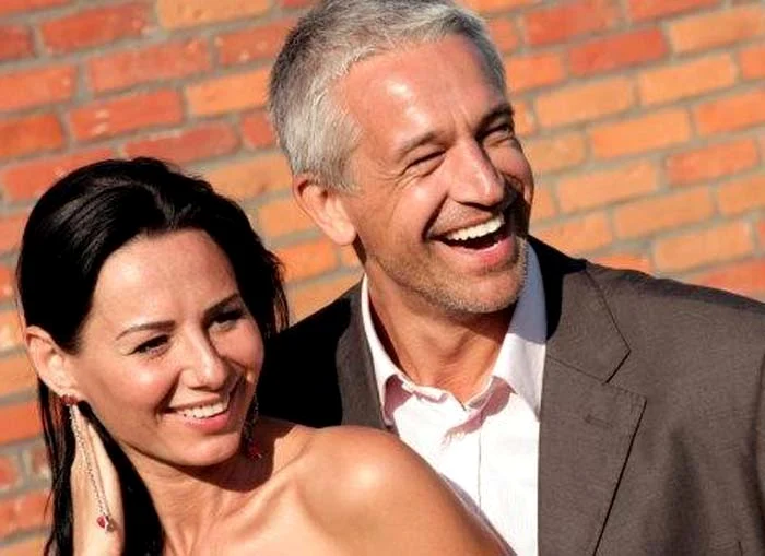 
    Femeile preferă bărbaţii mai în vârstă din mai multe motive foto: sfaturi-dating.ro  