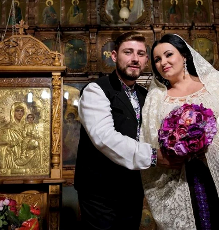 Silvana Rîciu a făcut nuntă îmbrăcată în haine populare
