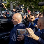 Plecarea premierului Ilie Bolojan de la DNA Iași unde a fost audiat ca martor. FOTO Inquam Photos / Casian Mitu