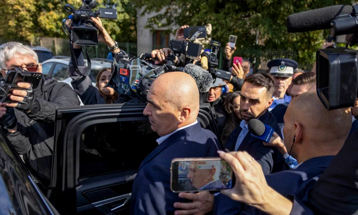 Plecarea premierului Ilie Bolojan de la DNA Iași unde a fost audiat ca martor. FOTO Inquam Photos / Casian Mitu
