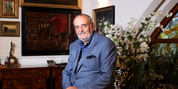 Dinu Patriciu deține o importantă colecție de artă. Pasiunea s-a transformat în afacere, deschizând și o casă de licitații