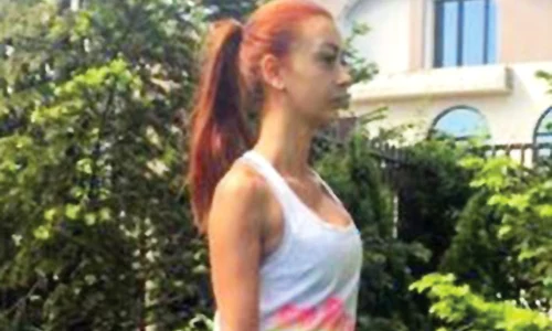 Denisa Tănase de la Bambi  a jonglat cu  ganterele de  3 kilograme jpeg