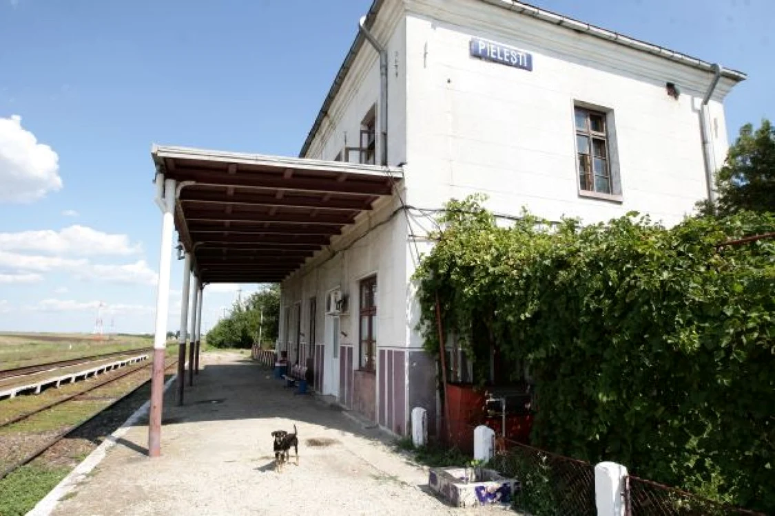 Fostul şef de gară din Pieleşti a oprit trenul NATO în anul 1999