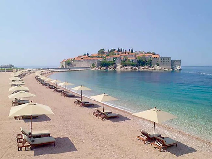 Cele mai frumoase staţiuni din Muntenegru:  Insula Sveti Stefan - bijuteria Mării Adriatice 