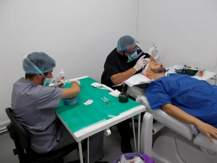 Ultima vedetă care şi-a făcut implant de păr este Ovi