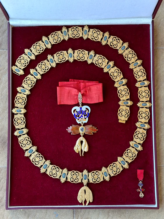 Colanul care conferă statutul de membru al Ordinului Lânii de Aur FOTO wikipedia