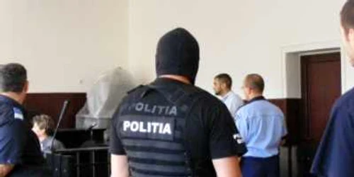 Reşiţa: Criminalul care şi-a ucis mama este arestat pentru 29 de zile