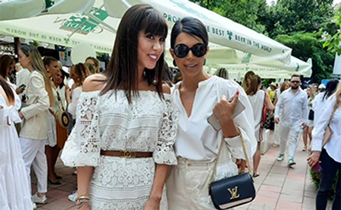 Denise Rifai şi Simona Pătruleasa, la petrecerea de lansare al noului număr al revistei AList