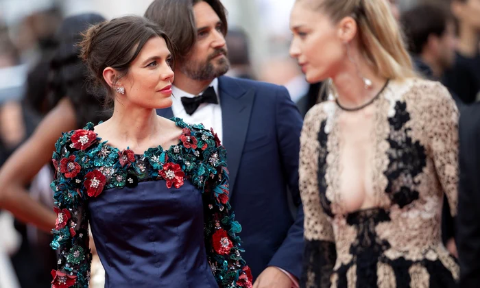 Charlotte Casairaghi, soțul său, Dimitri Rassam și Beatrice Borromeo, la Cannes 2023, Profimedia (2) jpg