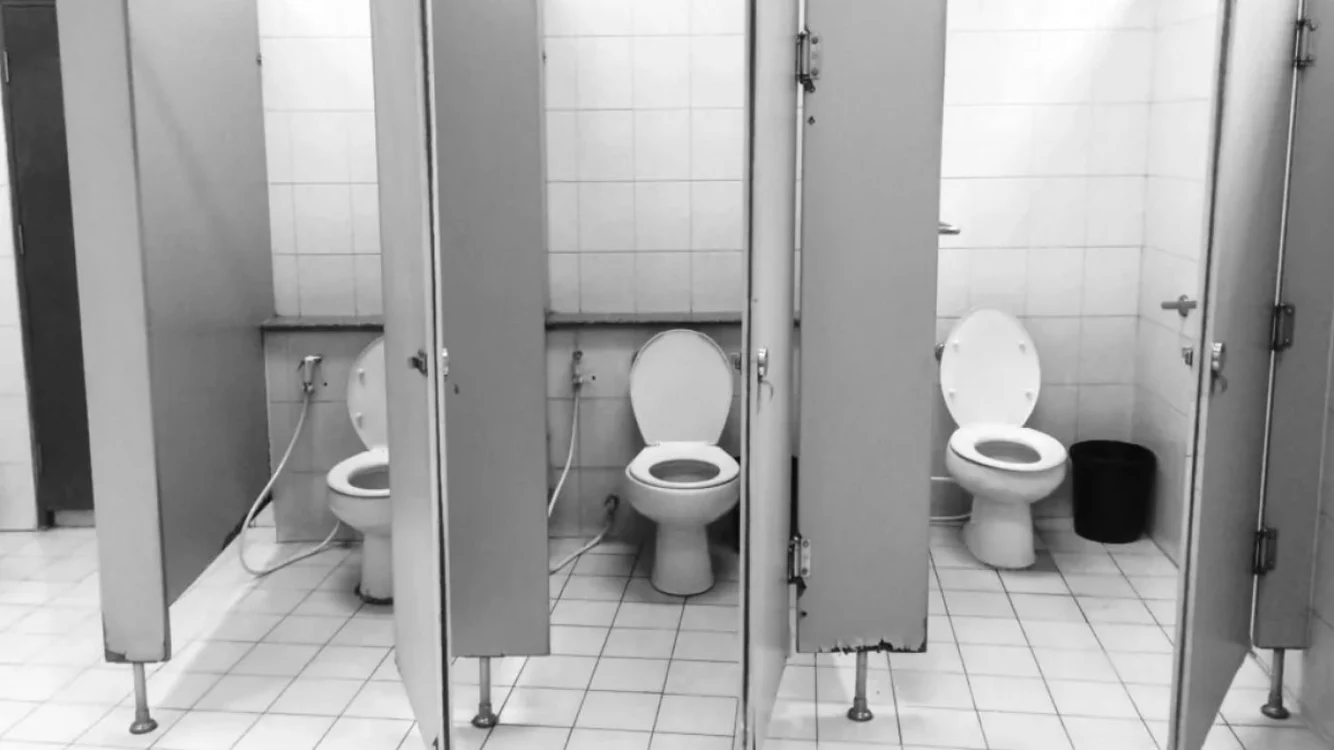 Doctor arestat după ce și-a filmat colegii în toalete și dușuri timp de patru ani FOTO: Arhivă