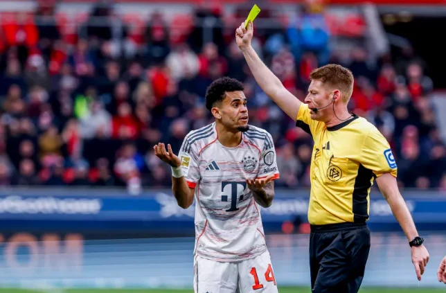 Luis Diaz i-a spart capul fostului jucător de la Dinamo. Vedeta lui Bayern Munchen a fost eliminată din meci, dar nu pentru asta! Ce a urmat apoi