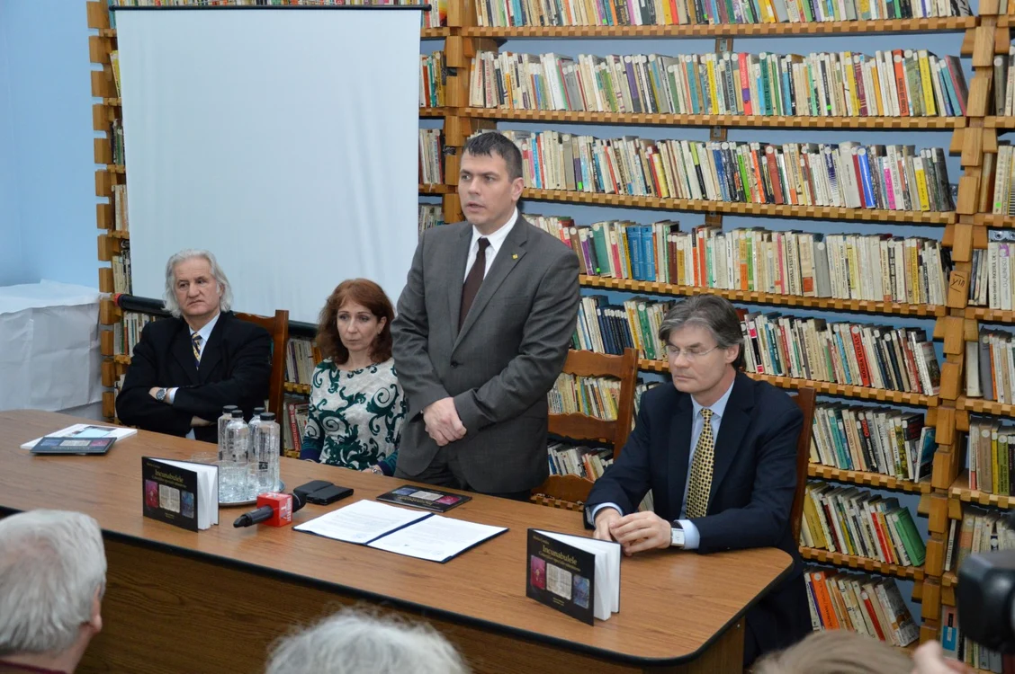 Volumul prezinta, prin intermediul textelor si imaginilor ceea ce Biblioteca detine mai rar si mai valorosFOTO Cristina Cicau