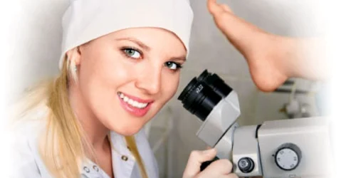 Structura  ţesutului colului uterin poate fi analizată în detaliu prin intermediul colposcopiei