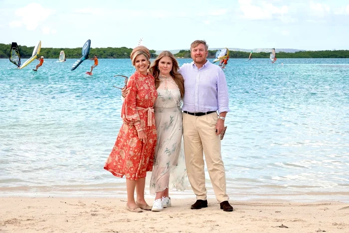 Familia Regala a Olandei, Regele Willem Alexander, Regina Maxima si Printesa Mostenitoare Amalia in turneu, Bonaire   pagina oficiala (15) jpg