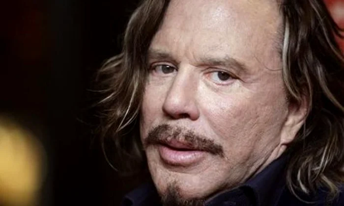Mickey Rourke, în rolul cuceritorul Genghis Han jpeg