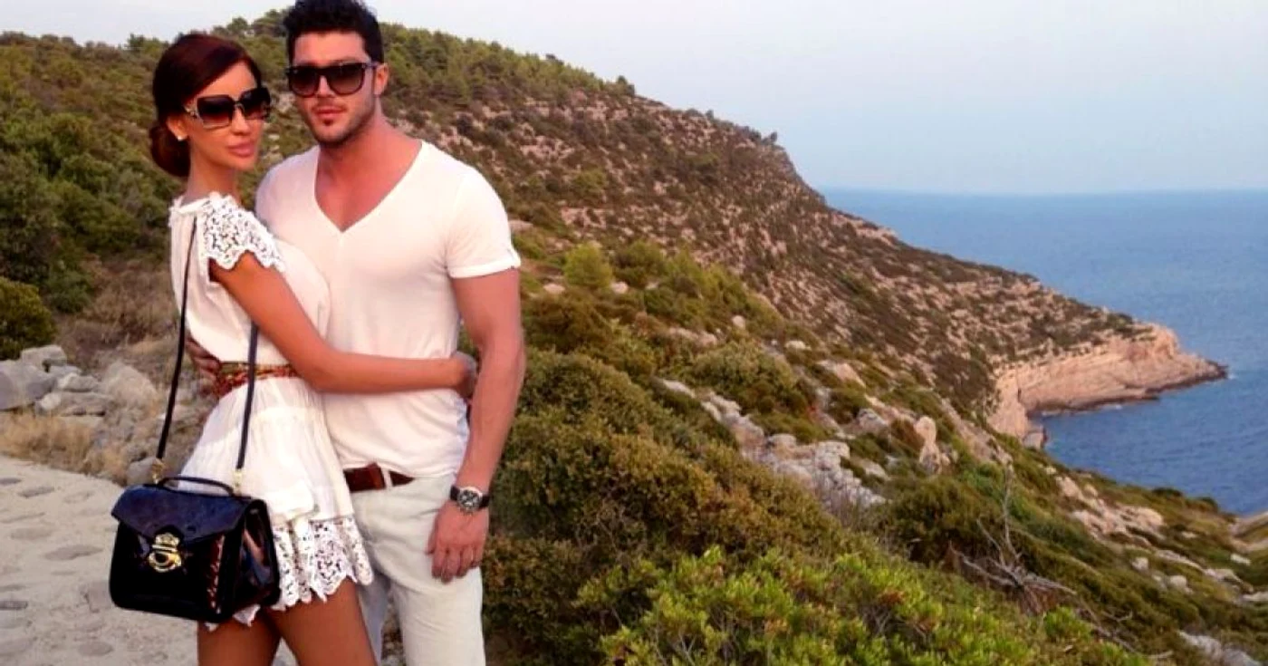 După Roma şi
Istanbul, aceasta este a treia vacanţă pe care Victor şi Bianca o
petrec împreună.
