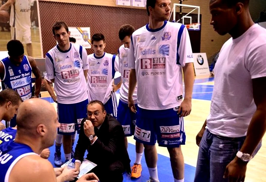 
    Vladimir Arnautovici, fostul antrenor al echipei CSU PloieştiFoto Baschettotal.ro  