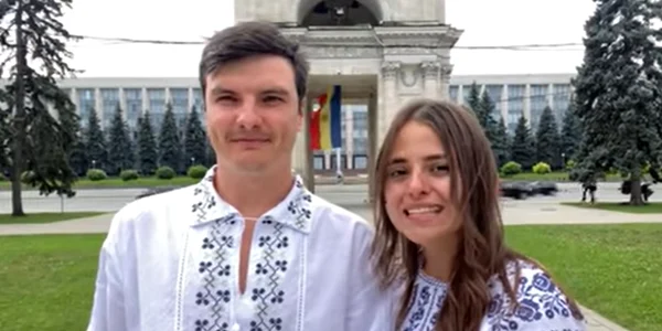 tineri moldoveni