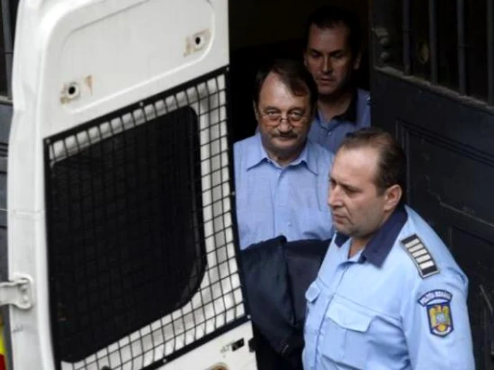 
    Mircea Băsescu a obițnut măsura controlului judicair, însă, decizia nu este definitivă  