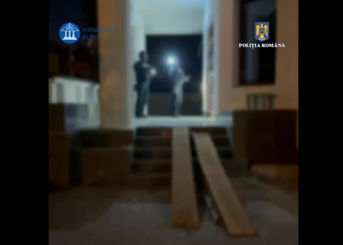 Polițiștii au efectuat patru percheziții în acest caz. Captură video DGPMB