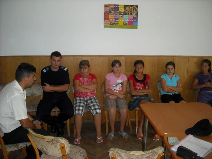 Elevi care au participat la acţiunea jandarmilor