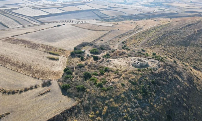 Vedere aeriană a sitului Nuraghe Barru din Sardinia (© Lars Heinze)