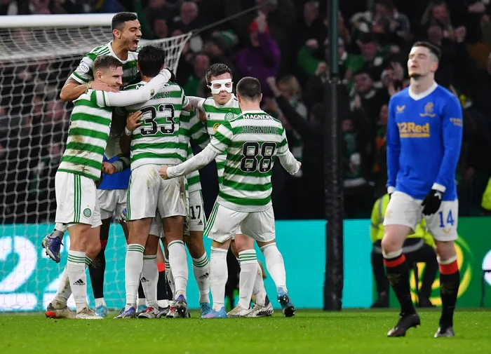 Celtic s-a impus în derby, fotbaliștii săi jubilează (Foto: Guliver / GettyImages)