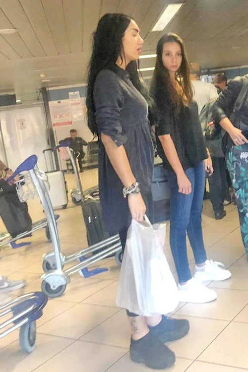 Margherita şi  Iuliana Luciu,  la aeroport