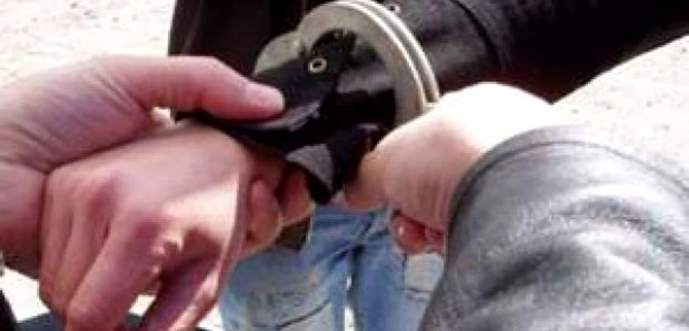 Poliţiştii suspectaţi de luare de mită au fost reţinuţi