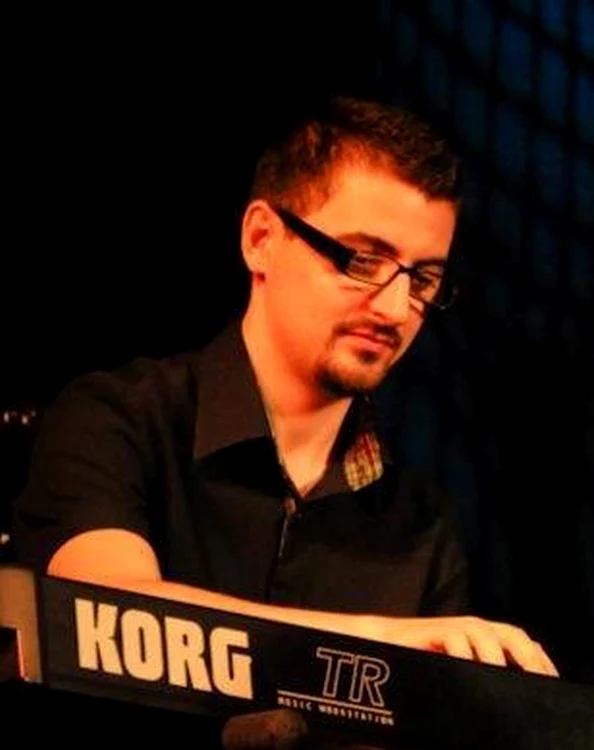 
    Adi Cristescu  
