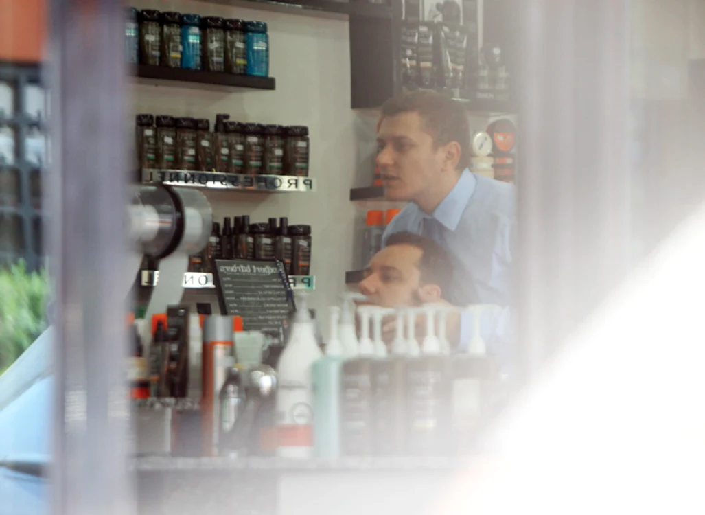 Măruță și-a aranjat  la salon și barba, și părul