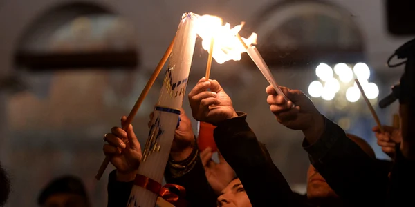 Lumina Sfânta. FOTO Arhiepiscopia Târgoviștei