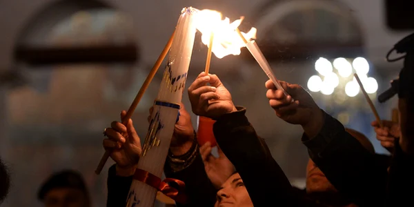 Lumina Sfânta. FOTO Arhiepiscopia Târgoviștei