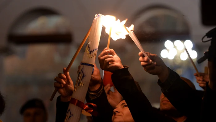 Lumina Sfântă - FOTO: Arhiepiscopia Târgoviștei
