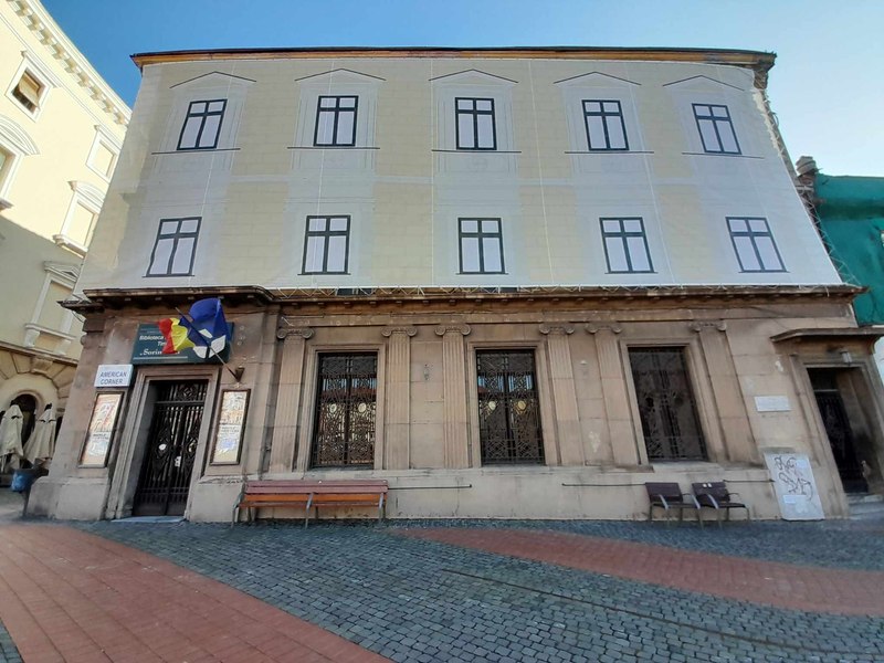 Transformarea radicală a unei biblioteci: modificări interioare și exterioare, mansardare, sala de lectură pe două etaje FOTO