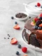 Tort de negresa cu fructe de padure  Sursa foto shutterstock 2314570581 jpg