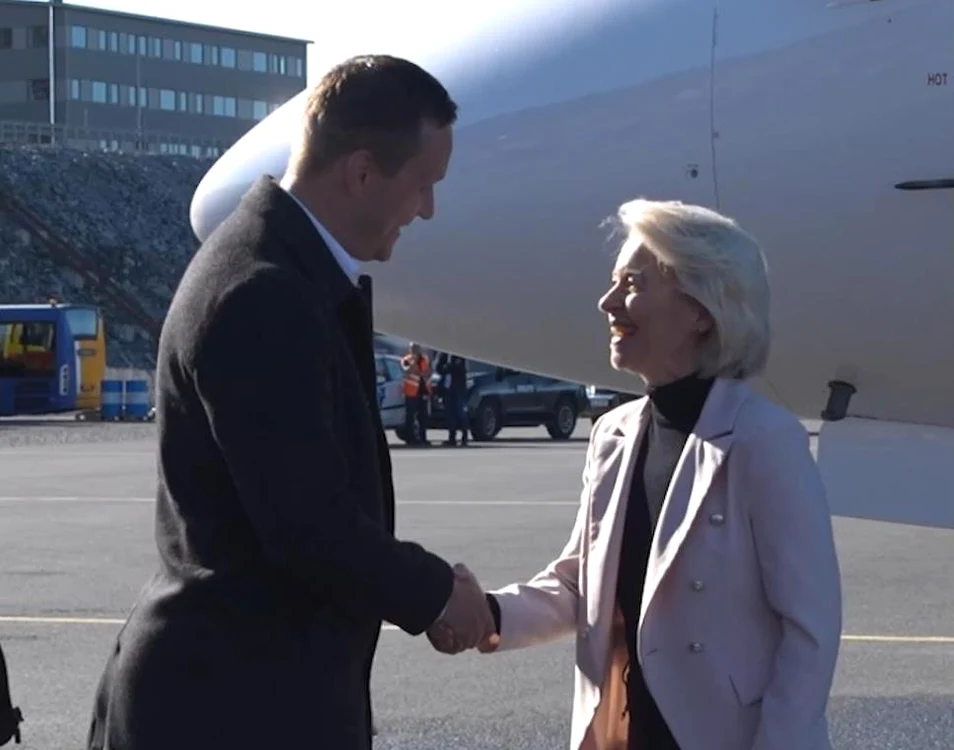 Ursula von der Leyen a ajuns în Groenlanda